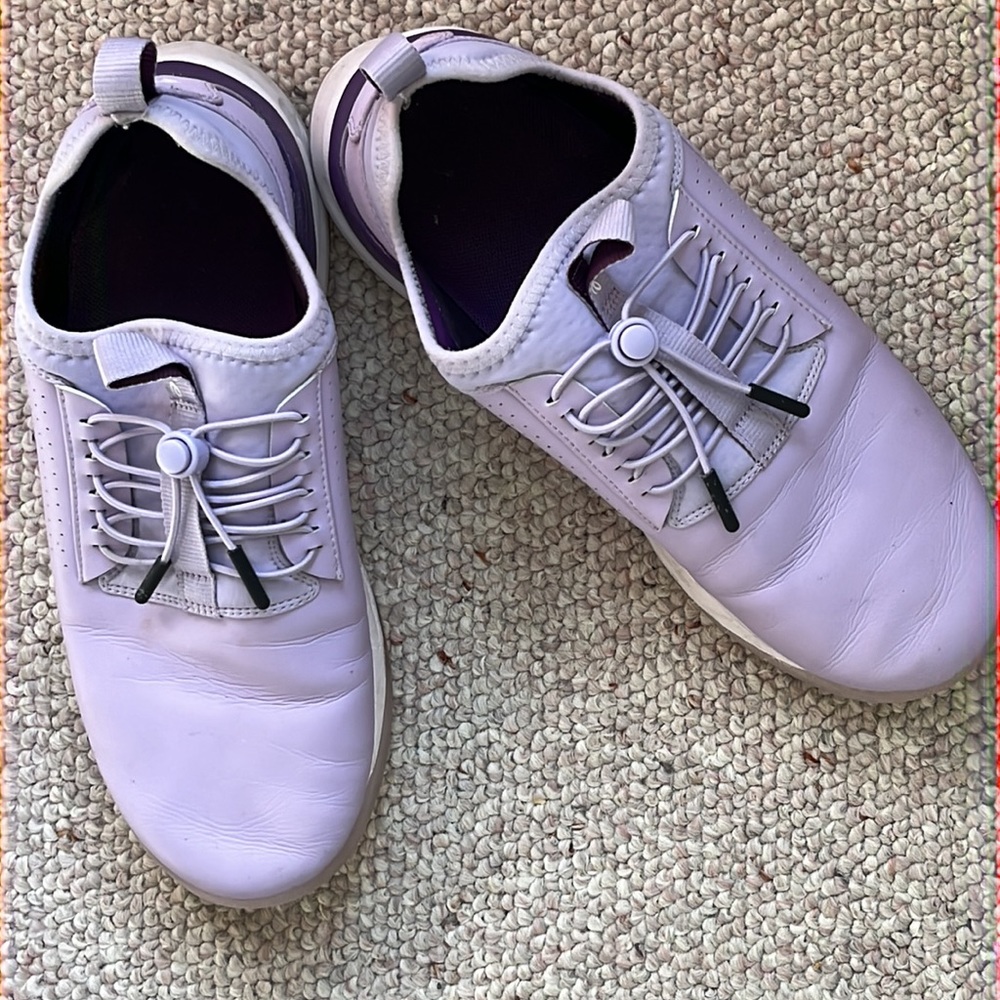 Clove-A modern sneaker M-9.5 W-11